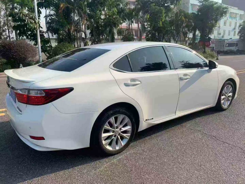 深圳14年雷克萨斯ES7