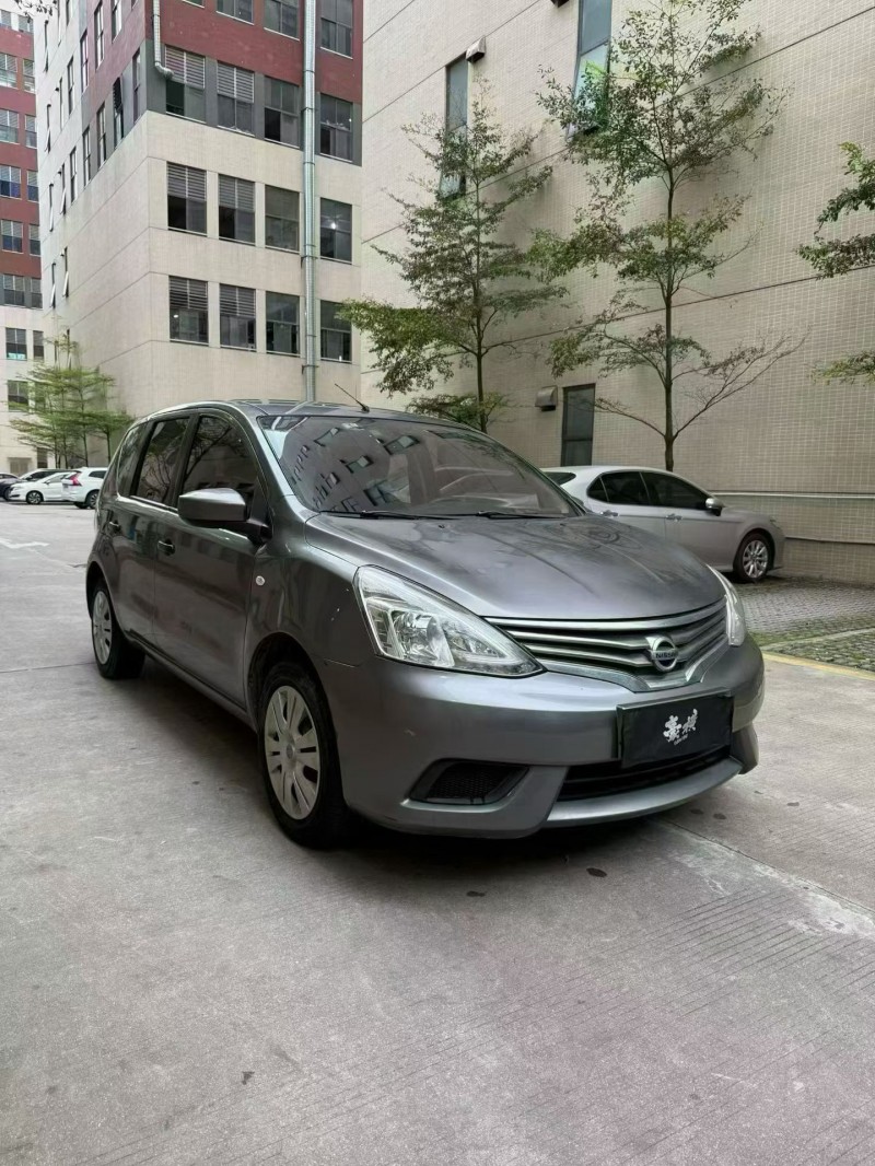 佛山17年日产骊威2