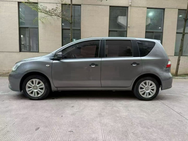 佛山17年日产骊威4