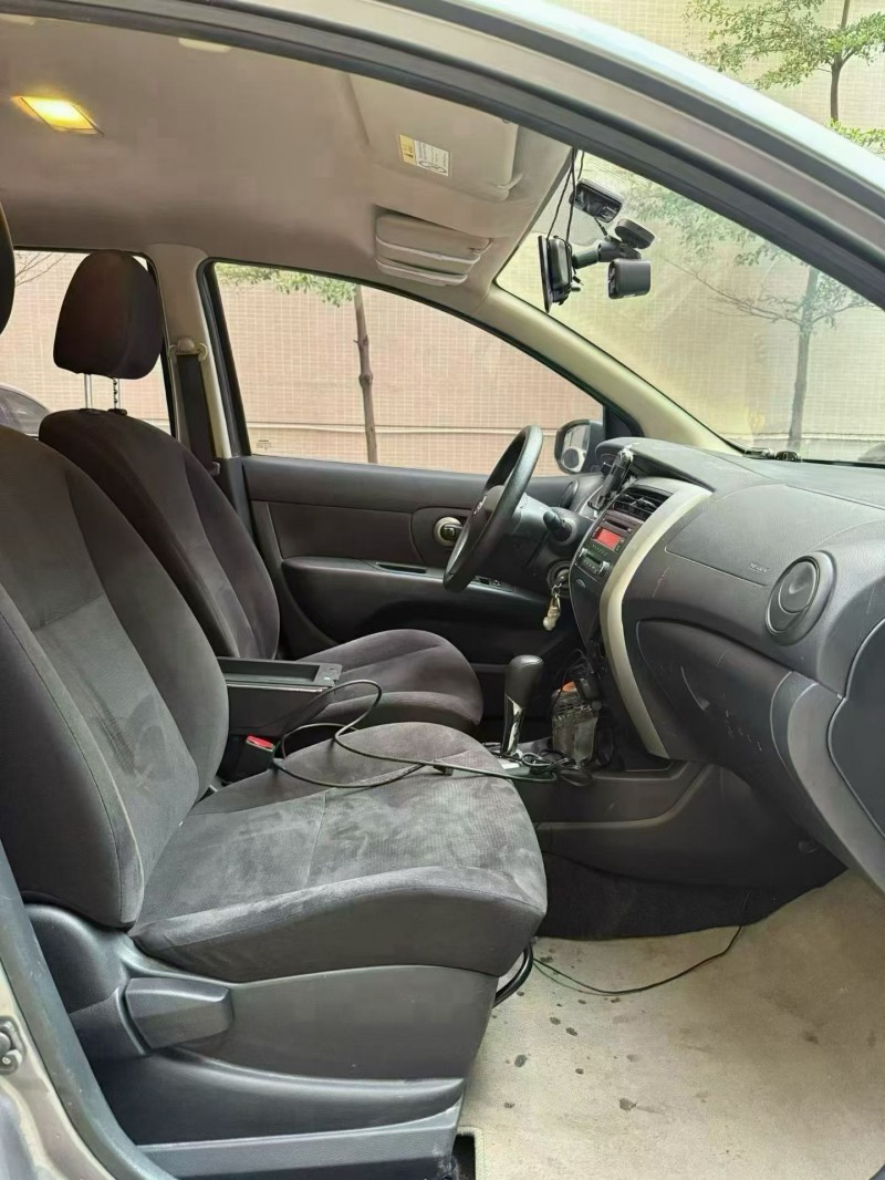 佛山17年日产骊威7