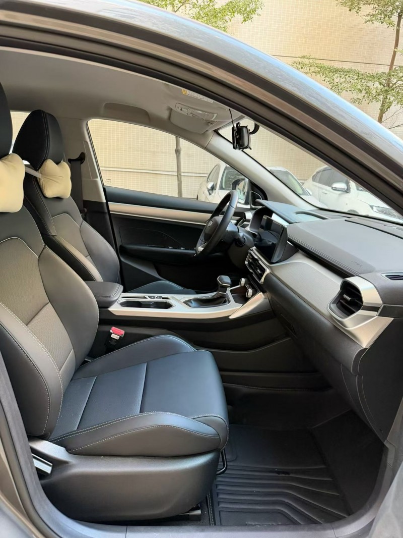 佛山25年吉利缤越6