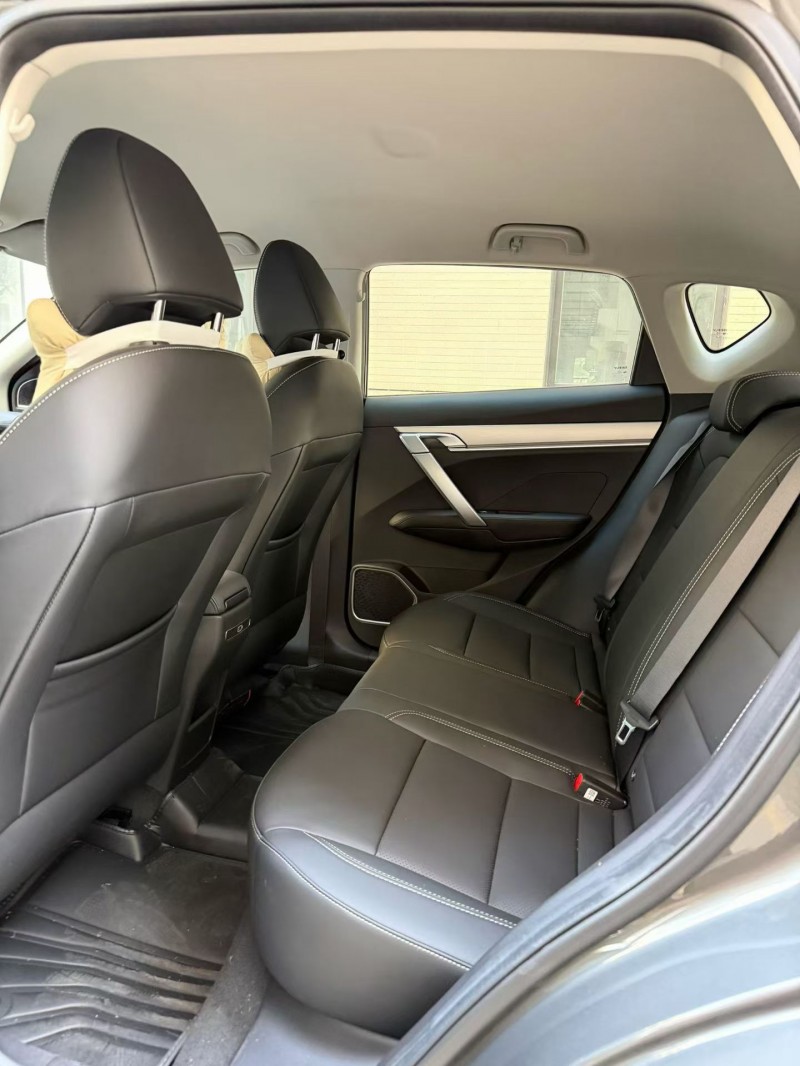 佛山25年吉利缤越8