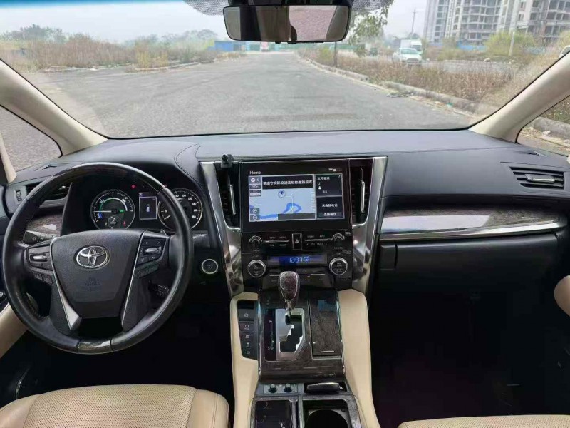 湛江22年丰田威尔法4