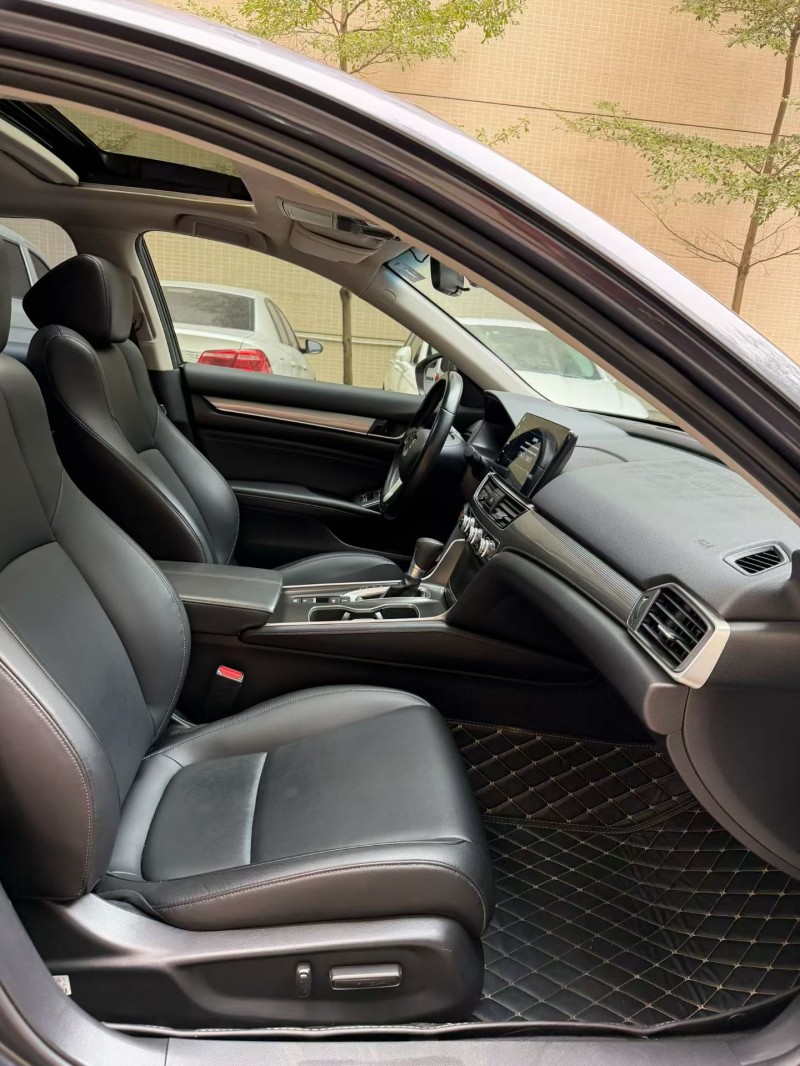 佛山22年本田雅阁7