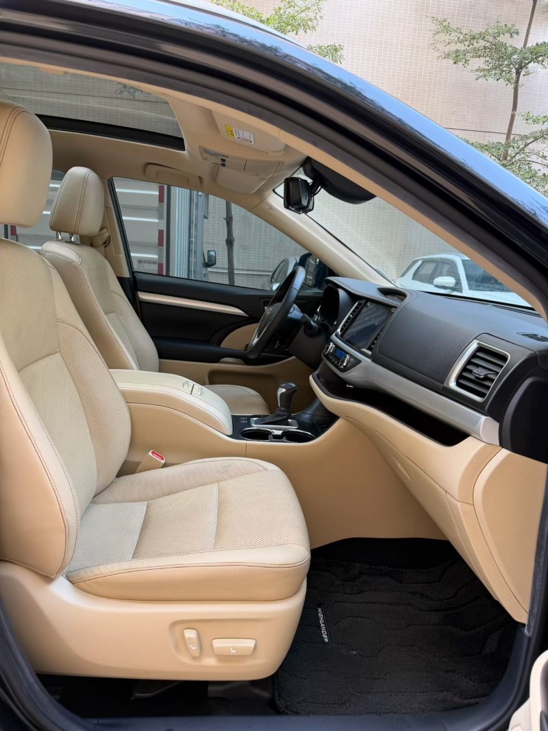 佛山21年丰田汉兰达4