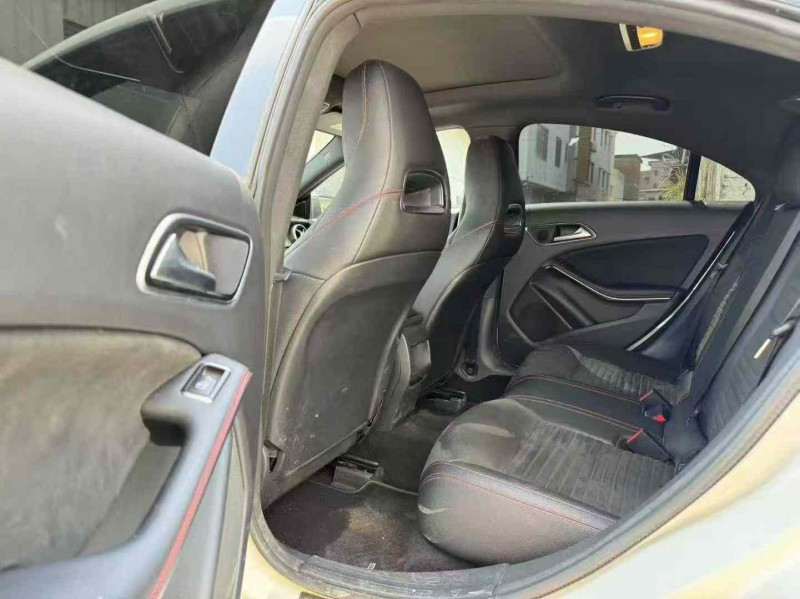 佛山17年奔驰CLA6