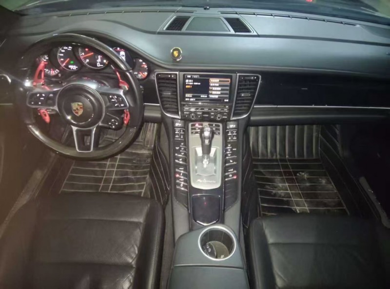 邵阳12年保时捷帕拉梅拉4