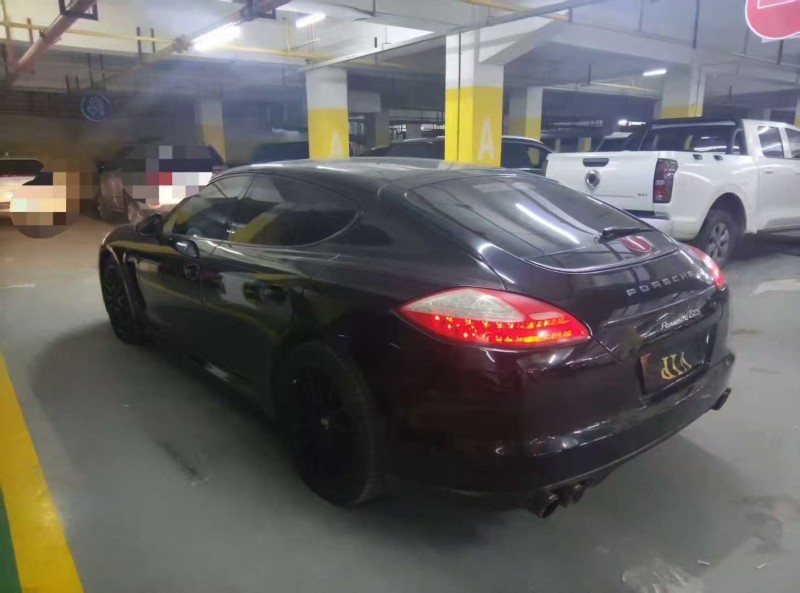 邵阳12年保时捷帕拉梅拉8