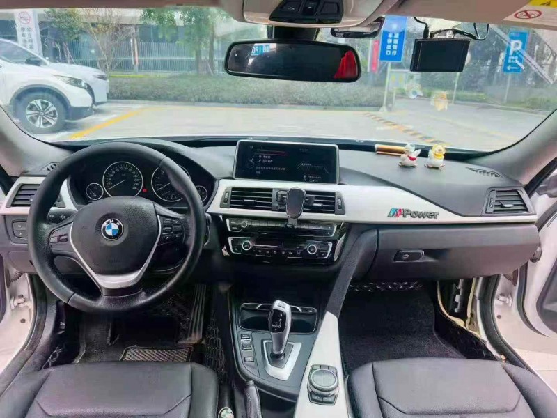 广州17年宝马3系8