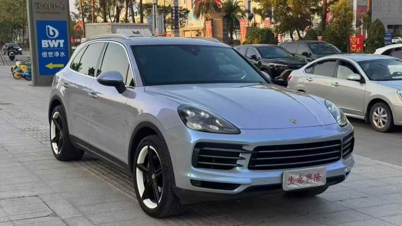 广州18年保时捷卡宴2