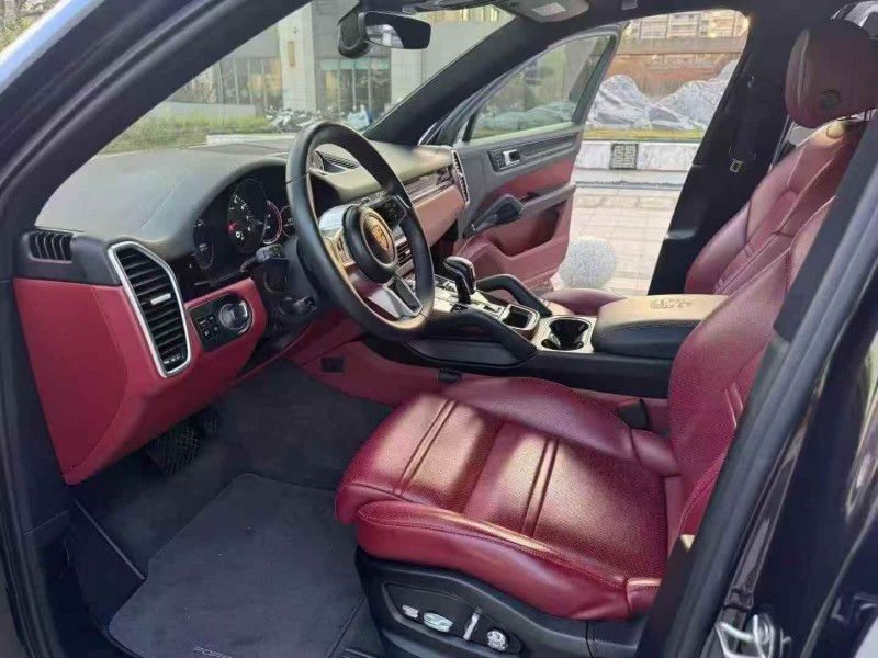 广州18年保时捷卡宴6