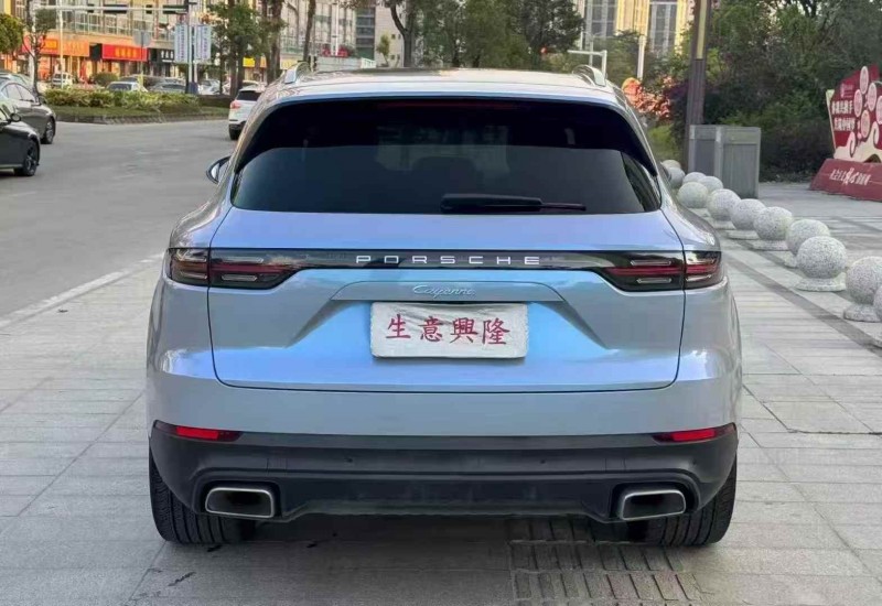 广州18年保时捷卡宴8