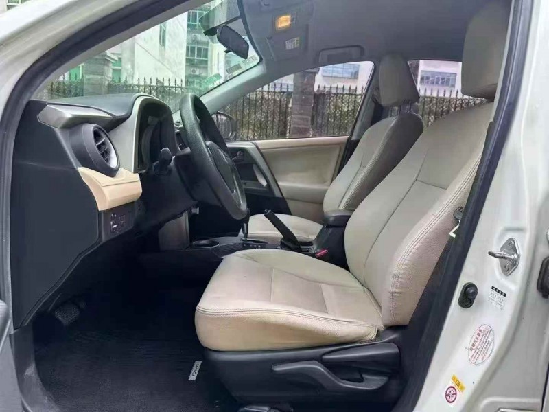 广州15年丰田RAV4荣放4