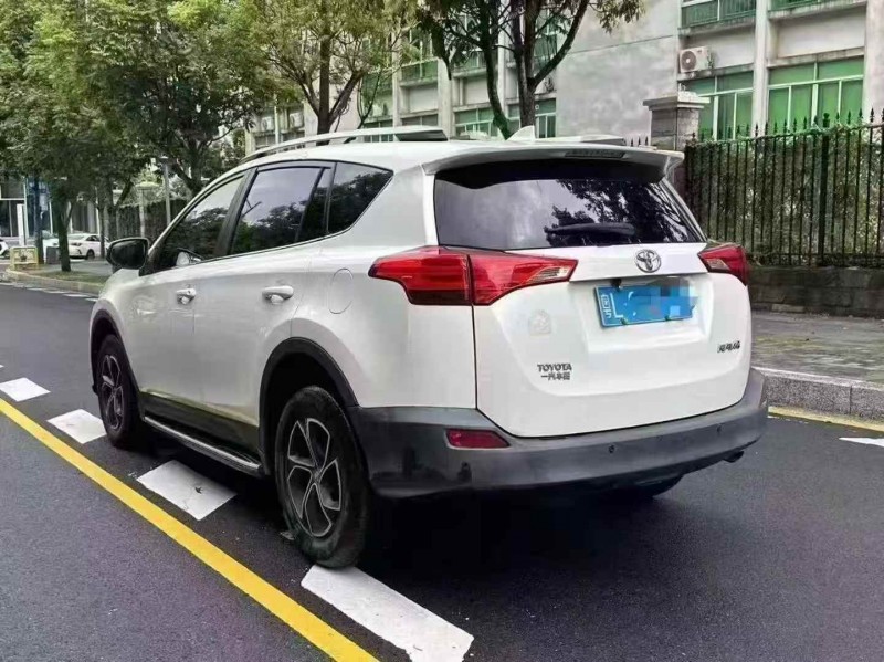 广州15年丰田RAV4荣放5