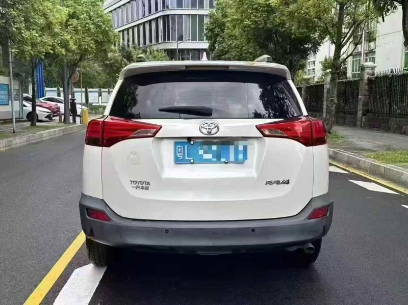 广州15年丰田RAV4荣放9