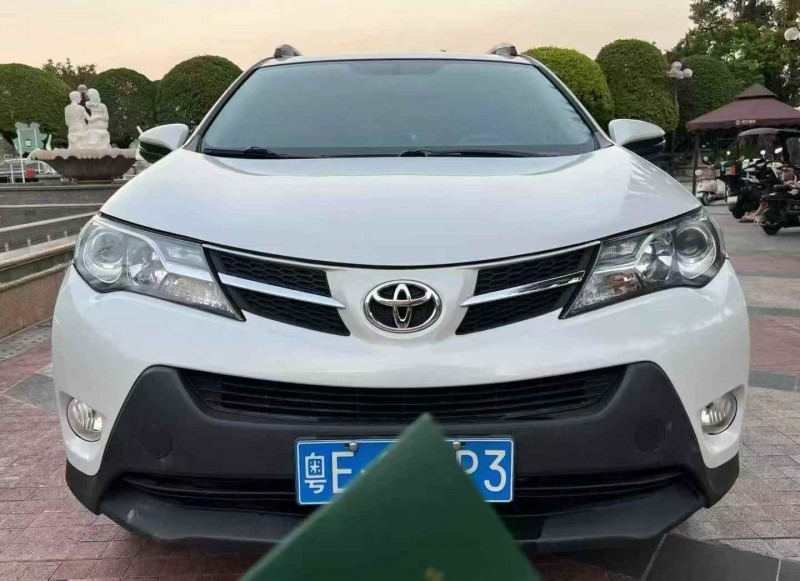 广州15年丰田RAV4荣放1