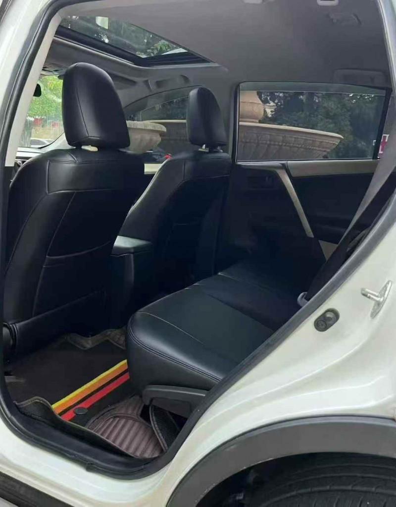 广州15年丰田RAV4荣放6