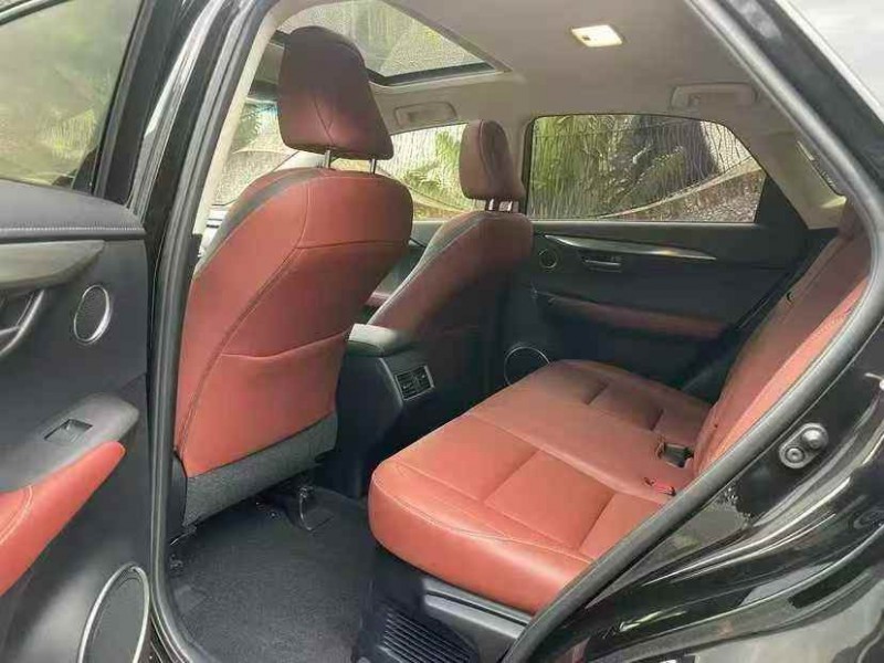 深圳15年雷克萨斯NX4