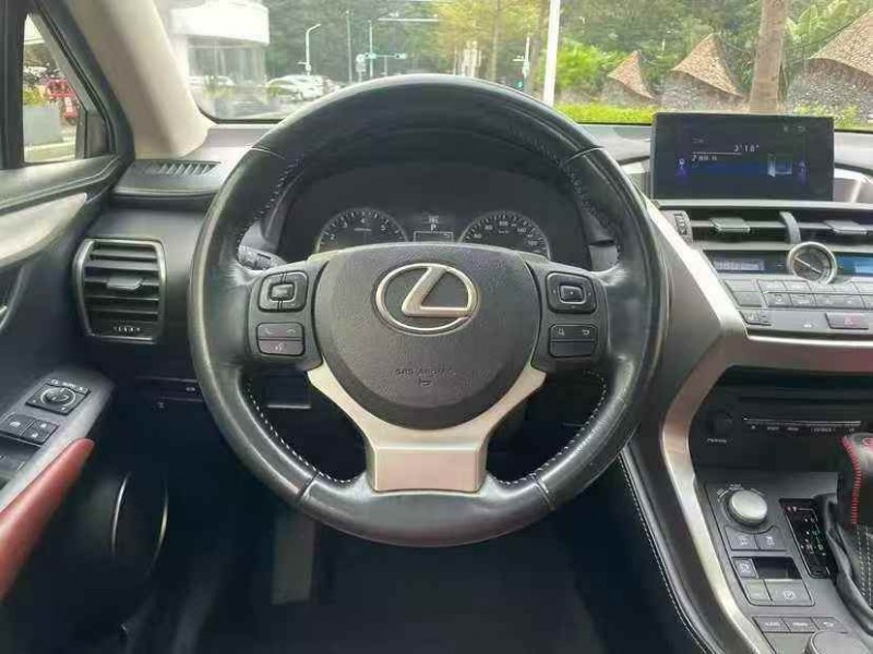 深圳15年雷克萨斯NX6