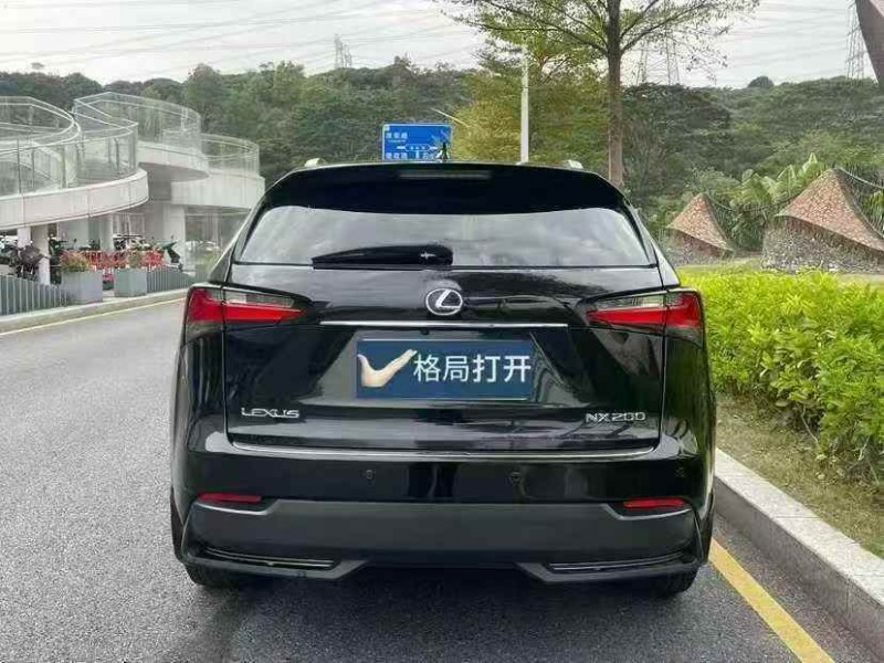 深圳15年雷克萨斯NX9