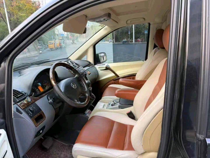 萍乡13年奔驰威霆4