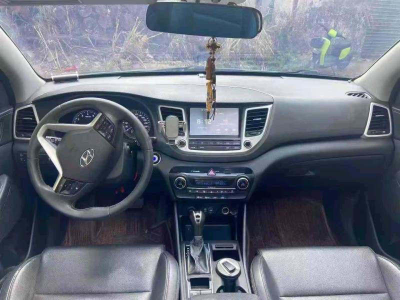 广州17年现代途胜4