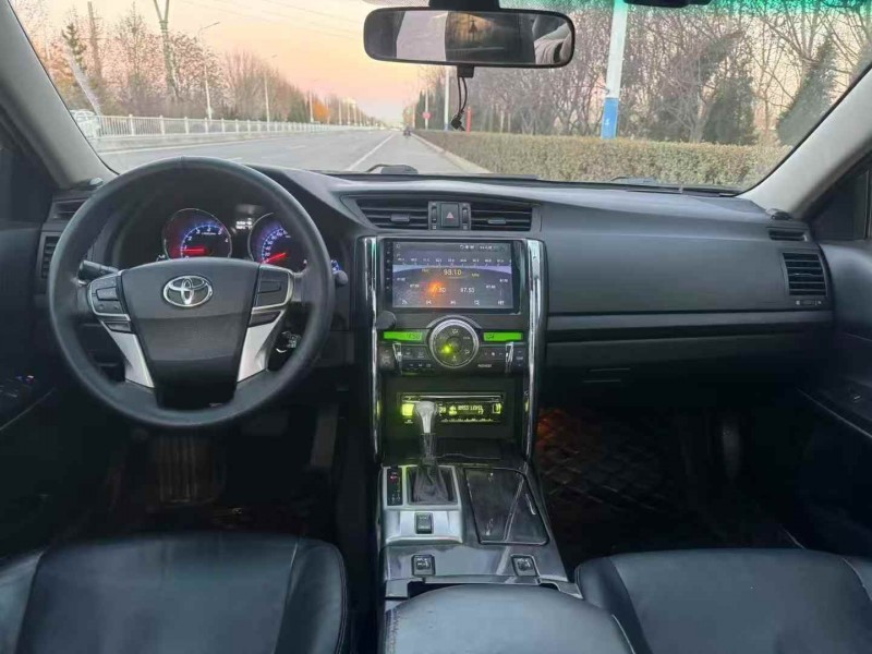 济宁13年丰田锐志6