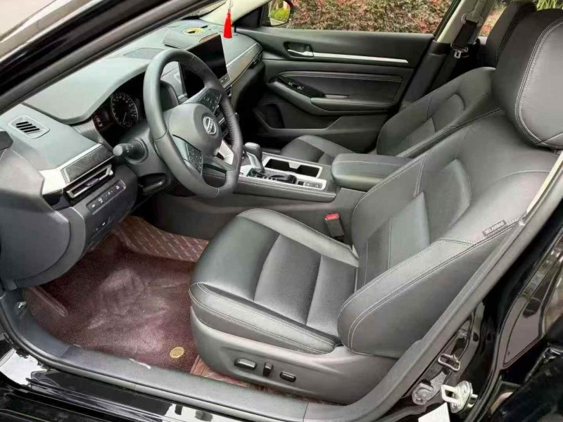 杭州25年日产天籁5