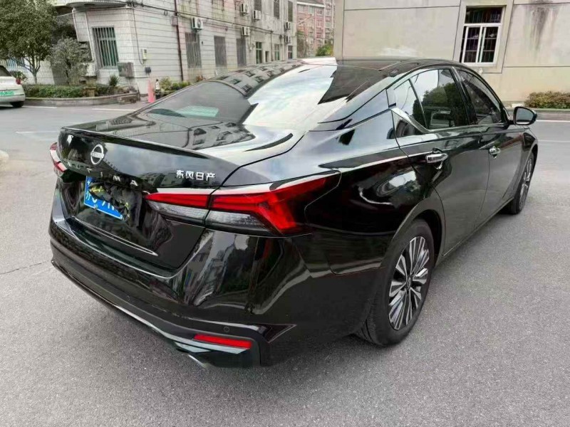 杭州25年日产天籁7