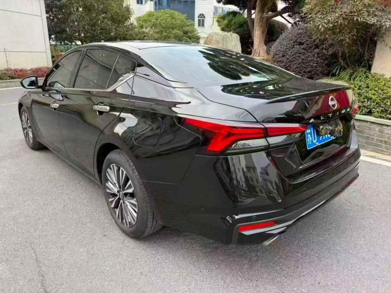 杭州25年日产天籁8