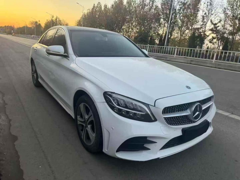 东营19年奔驰C2