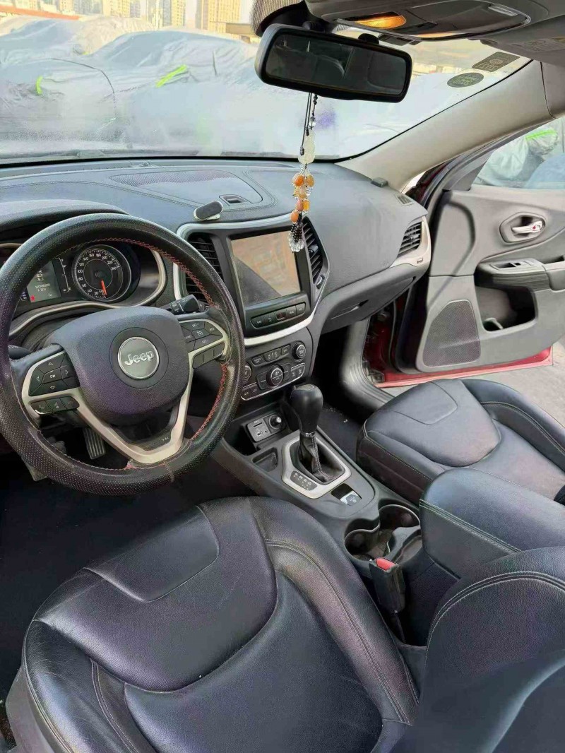 苏州17年Jeep自由光4