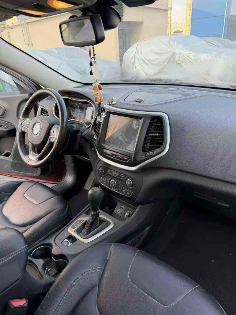 苏州17年Jeep自由光5