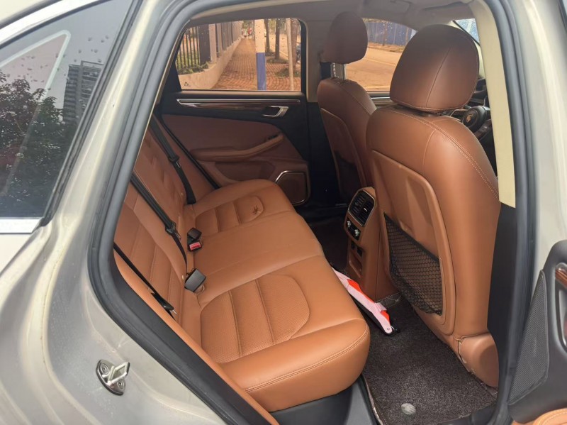 南宁18年众泰T7004