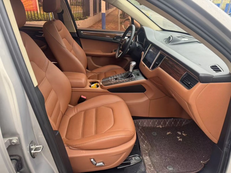 南宁18年众泰T7005