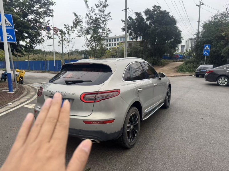 南宁18年众泰T7007