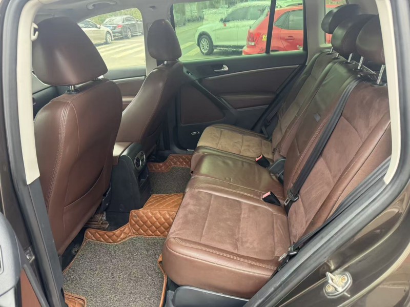 南宁13年大众途观5