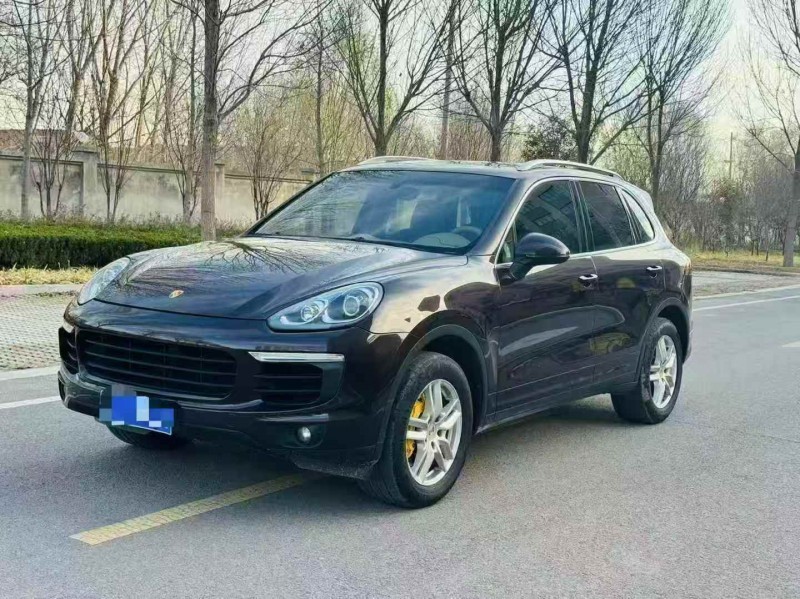 淄博17年保时捷卡宴3