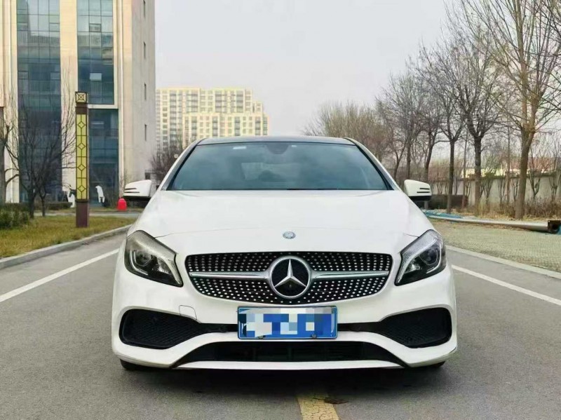 济宁16年奔驰A1