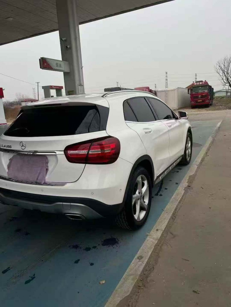 济宁19年奔驰GLA7