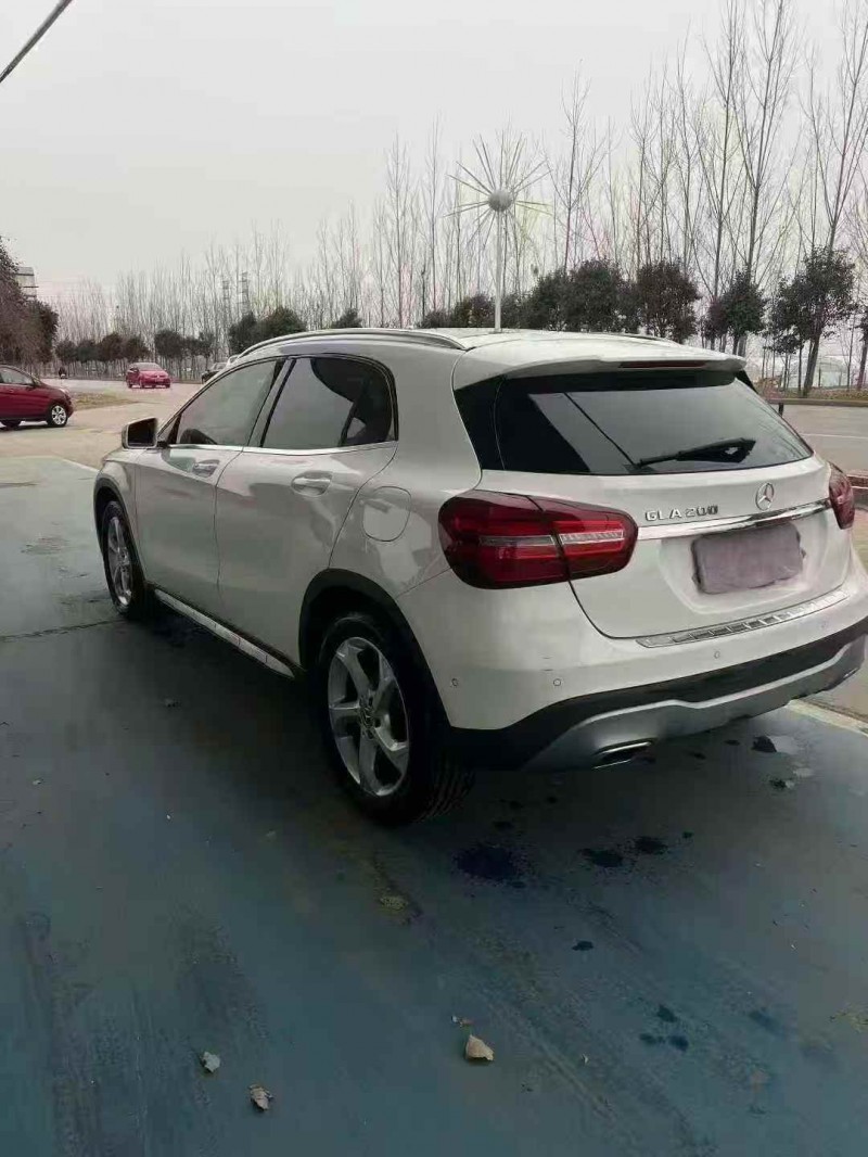 济宁19年奔驰GLA8