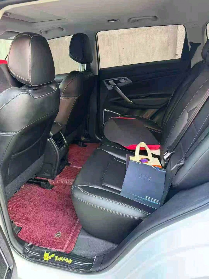 金华21年吉利博越5