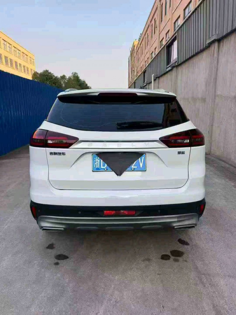 金华21年吉利博越9