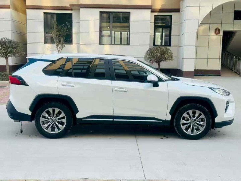 洛阳23年丰田威兰达7