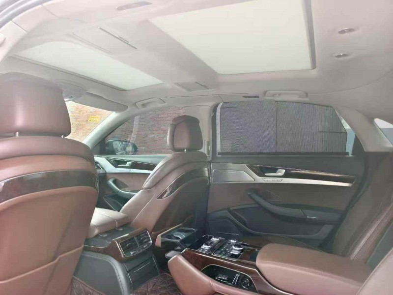 济宁16年奥迪A8L5