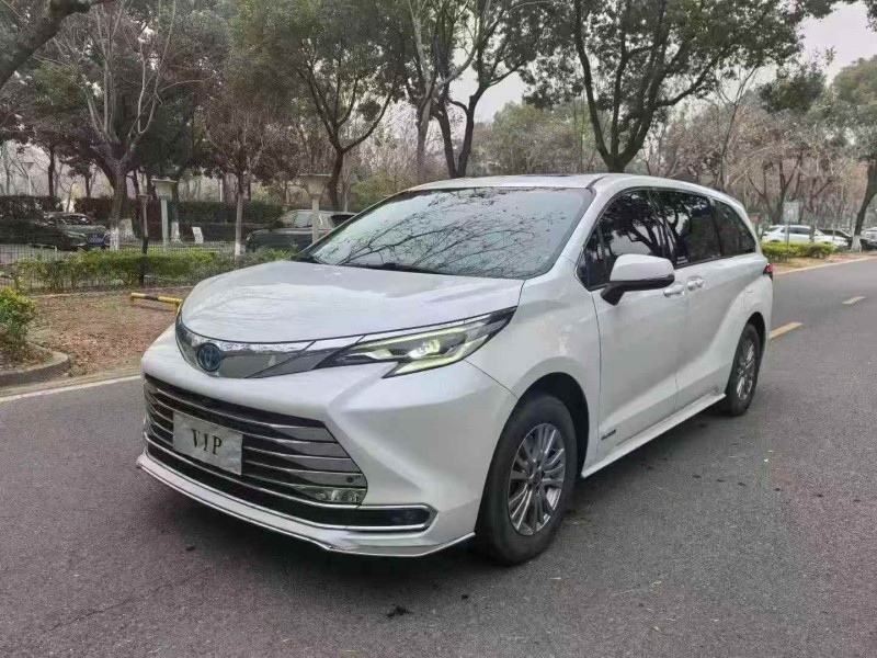 徐州22年丰田塞纳3