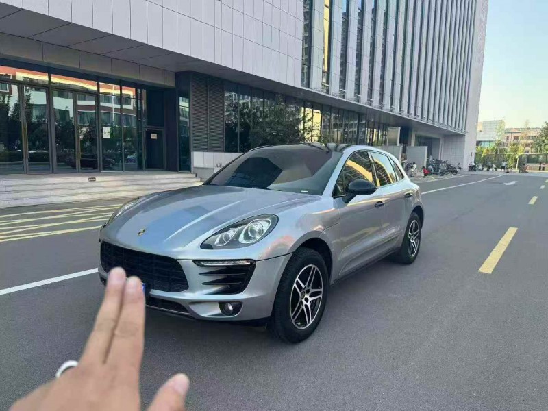 东营14年保时捷Macan2