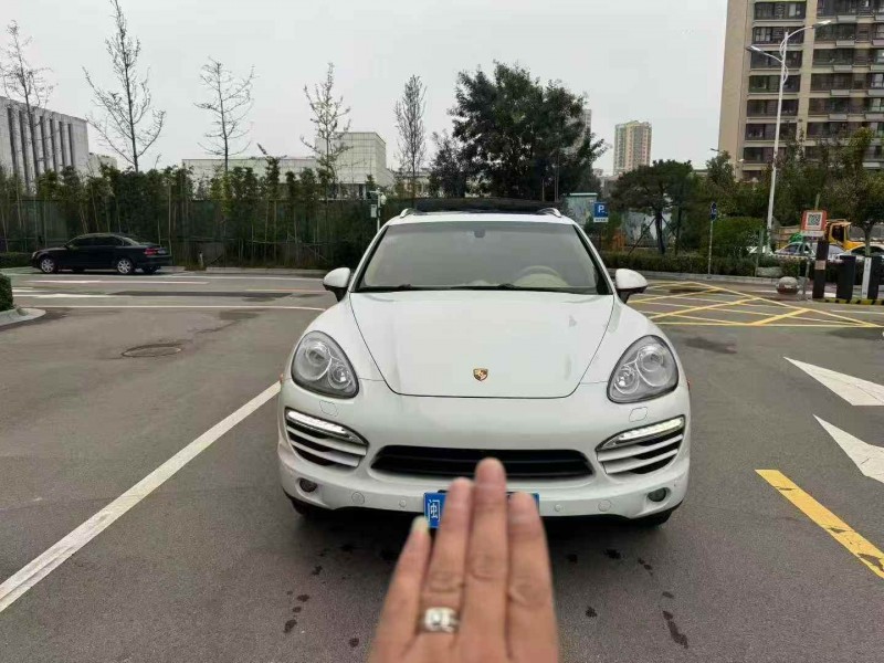 潍坊14年保时捷卡宴1