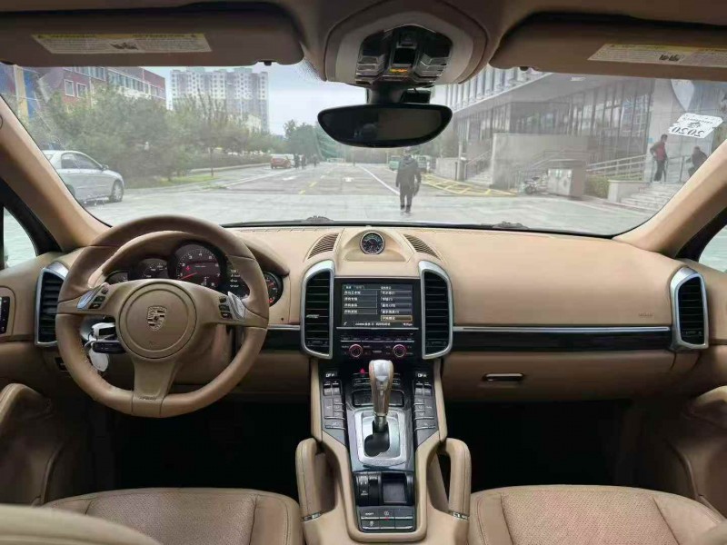 潍坊14年保时捷卡宴4