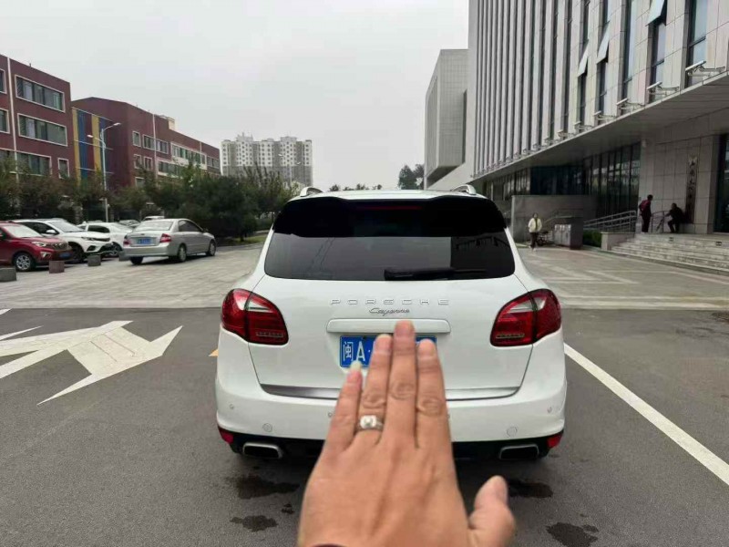 潍坊14年保时捷卡宴9